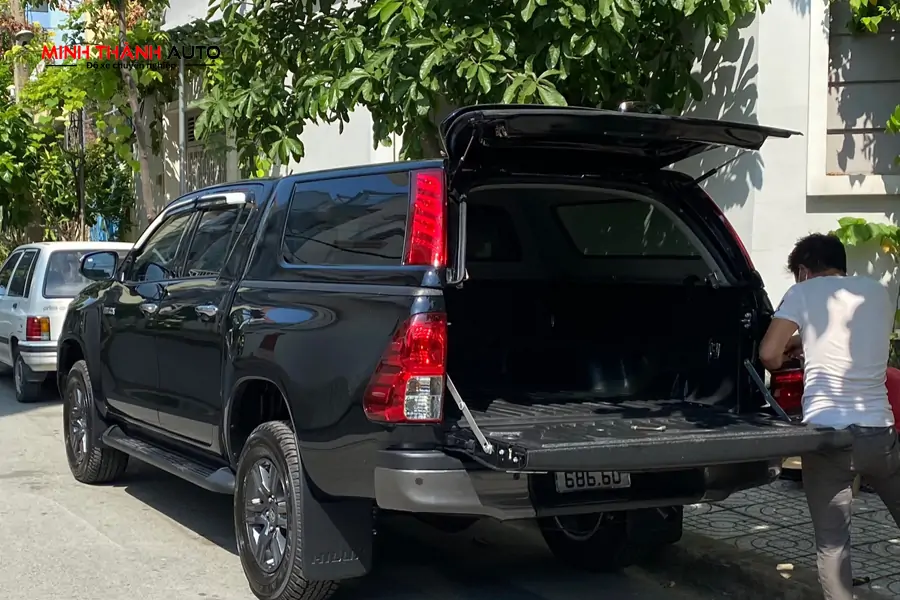 Nắp thùng xe bán tải hilux cũ