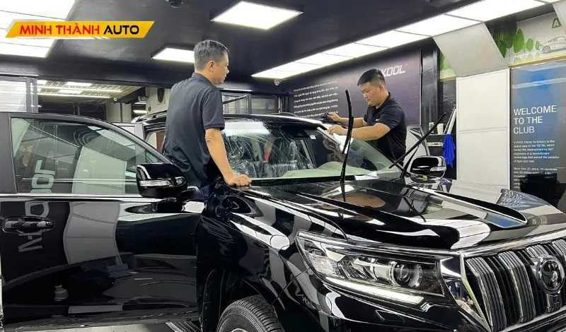 Dán phim cách nhiệt xe Toyota Prado