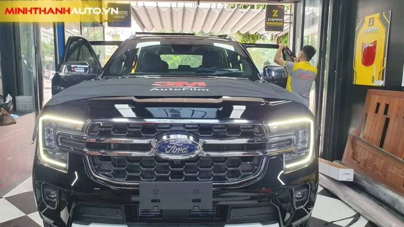 minh thanh auto dan phim cach nhiet 3m chinh hang cho ford everest