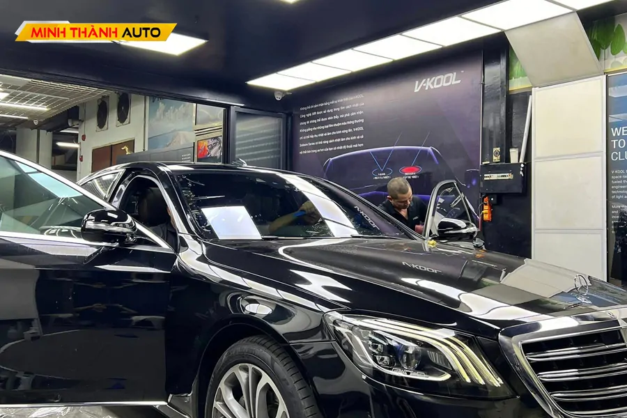 Bạn đã biết cách bảo vệ xế yêu Mercedes S450 khỏi nắng nóng chưa?