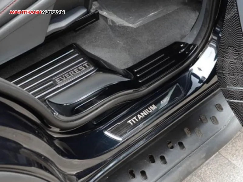 Mau-son-ford-everest-2025-23