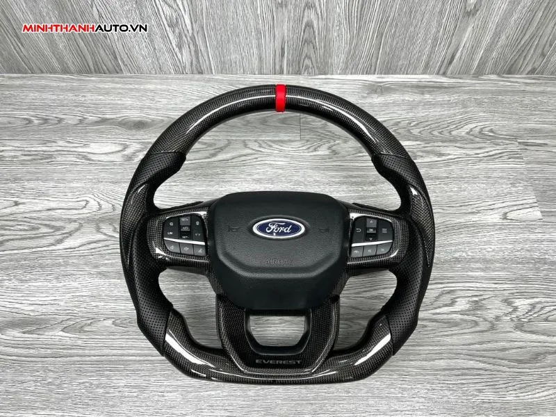 Mau-son-ford-everest-2025-8