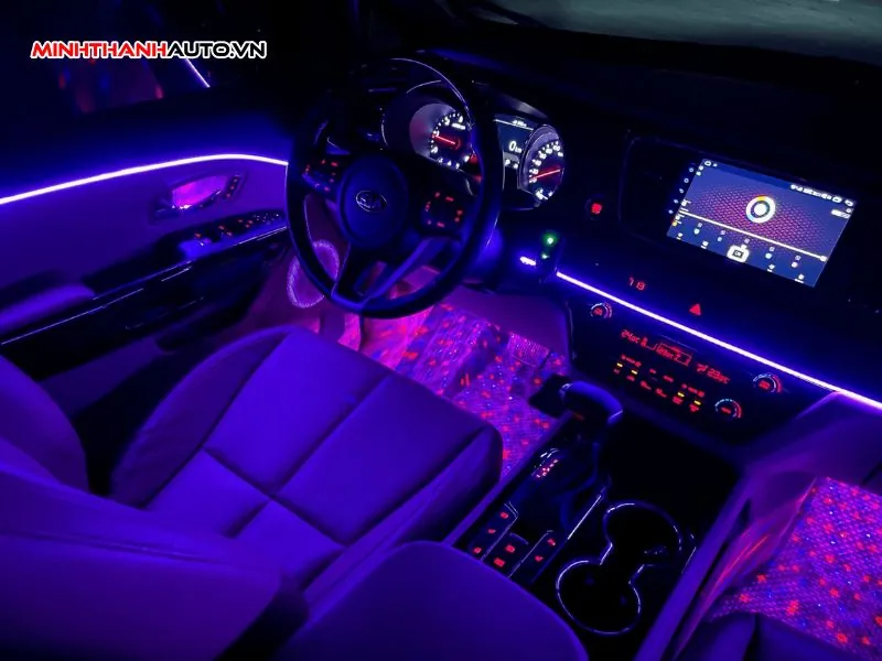 mau xe Carnival 2025 led noi that Mau-xe-carnival-2025-led-noi-that