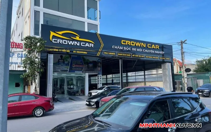 Crown car Crown Car - doi ngu ky thuat vien giau kinh nghiem, tay nghe cao