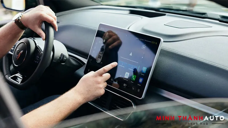 Cach-ket-noi-apple-carplay-android-auto-voi-xe-vinfast-minhthanhauto-3