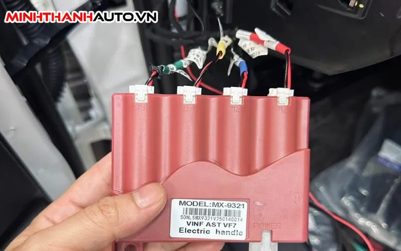 bo tay cua dien thut tho theo xe vinfast vf7 Bo Tay Cua Dien Thut Tho Theo Xe Vinfast Vf7