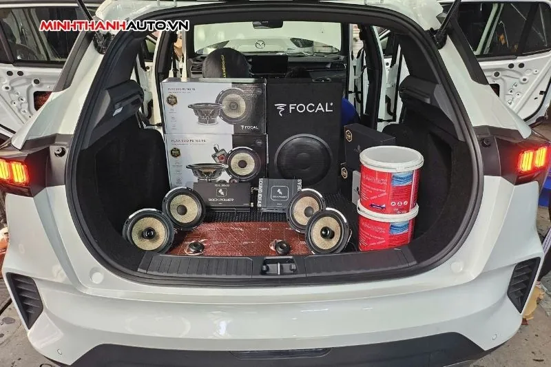 Lynk-co-06-10-phu-kien-sieu-chat-10