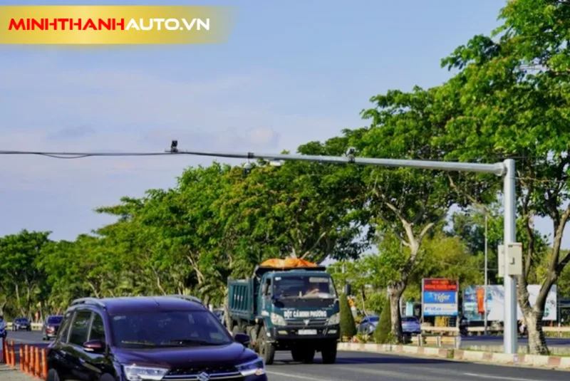 minh thanh auto cach nhat biet camera phat nguoi o cac nga tu Cách Nhận Biết Camera Phạt Nguội ở các ngã tư Thanh Hóa