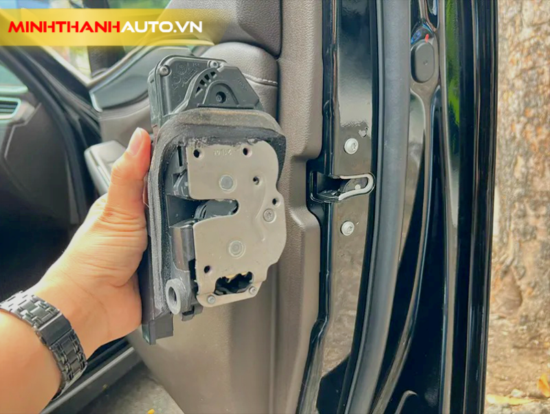 minh thanh auto do cua hit cho xe dien vinfast vf8 Minh Thanh Auto Do Cua Hit Cho Xe Dien Vinfast Vf8