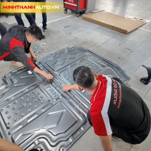Minh Thanh Auto Thi Cong Lap Dat Op Bao Ve Pin Kata Vinfast Chinh Hang