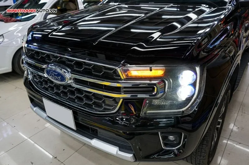 Phu-kien-do-everest-chinh-hang-8