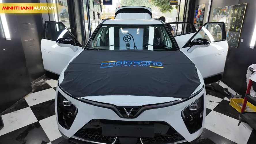 Minh Thanh Auto Xe Dien Vinfast Vf7 Dan Phim Cach Nhiet Photosync Tai Minh Thanh Auto