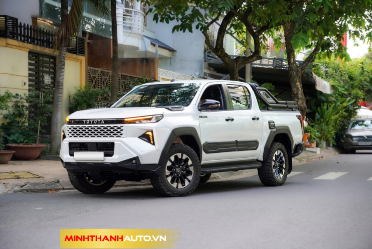 minh thanh auto nap thung va thanh the thao cho toyota hilux thanh hoa Dịch vụ lắp đặt Nắp Thùng Và Thanh Thể Thao Cho Toyota HILUX Chính Hãng Tại Thanh Hóa